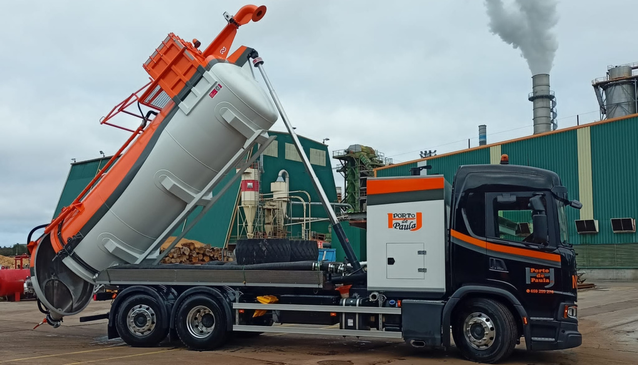 Camiones de Hermanos Porto de Paula