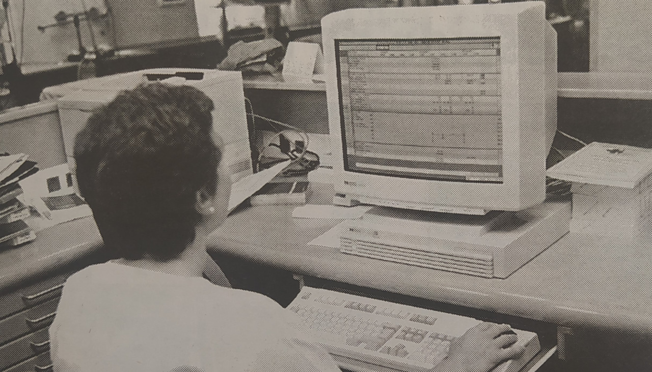 Ordenador en la UCI del Materno 1999