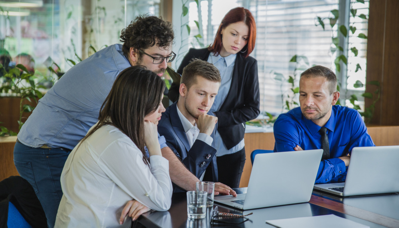 Personas creando un nuevo proyecto