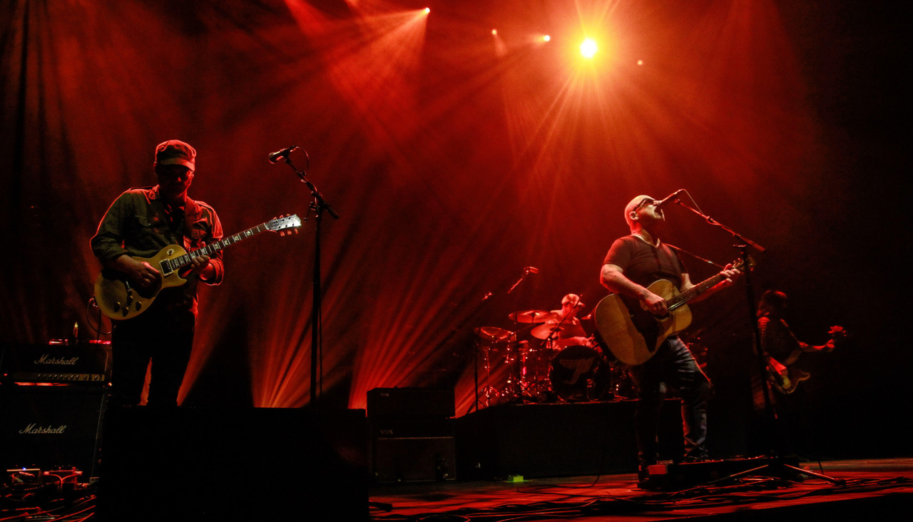 Pixies coliseum 2023 2 quintana