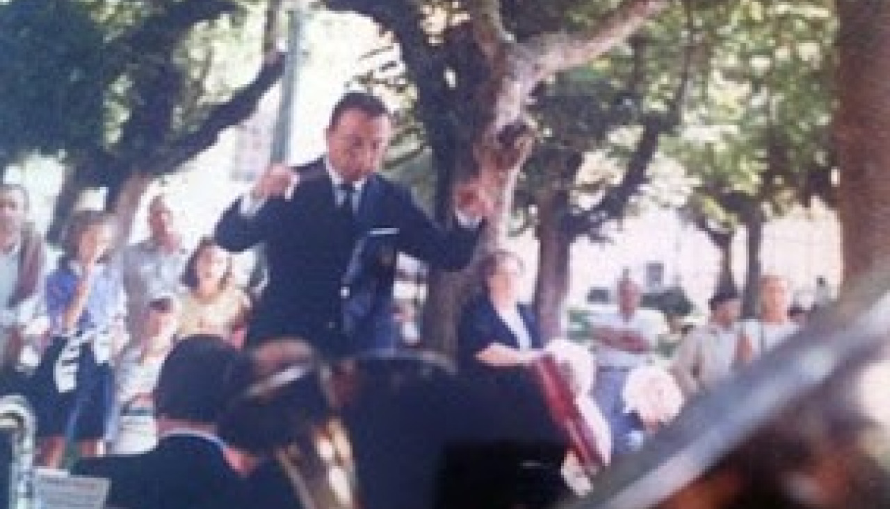 Josu00e9 Ramu00f3n Sierra dirigiendo la Banda de Mu00fasica @ Joseramonsierracompositor.blogspot