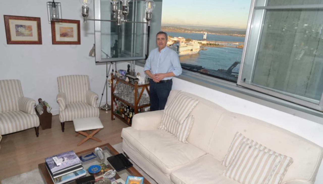 Enrique Ricoy vive en el piso 22 de la torre Hercu00f3n @ Javier Alboru00e9s