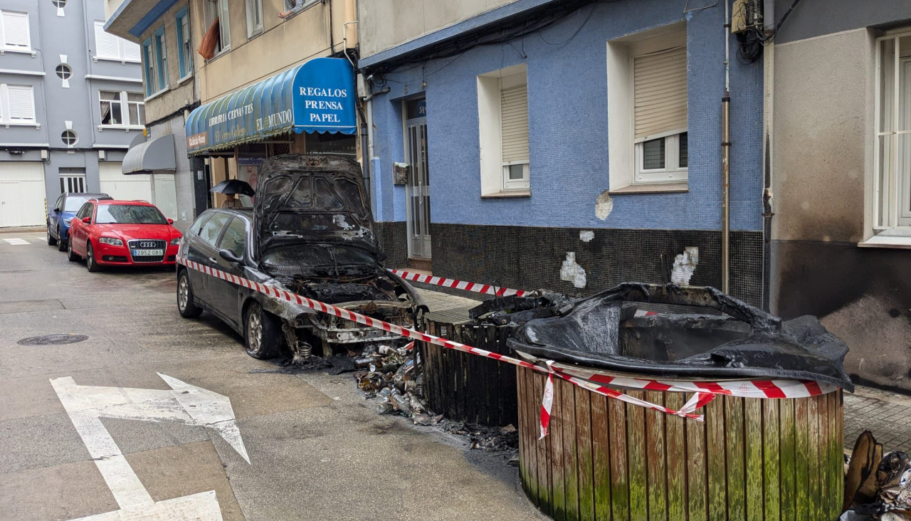 Calle Cervantes Coche quemado