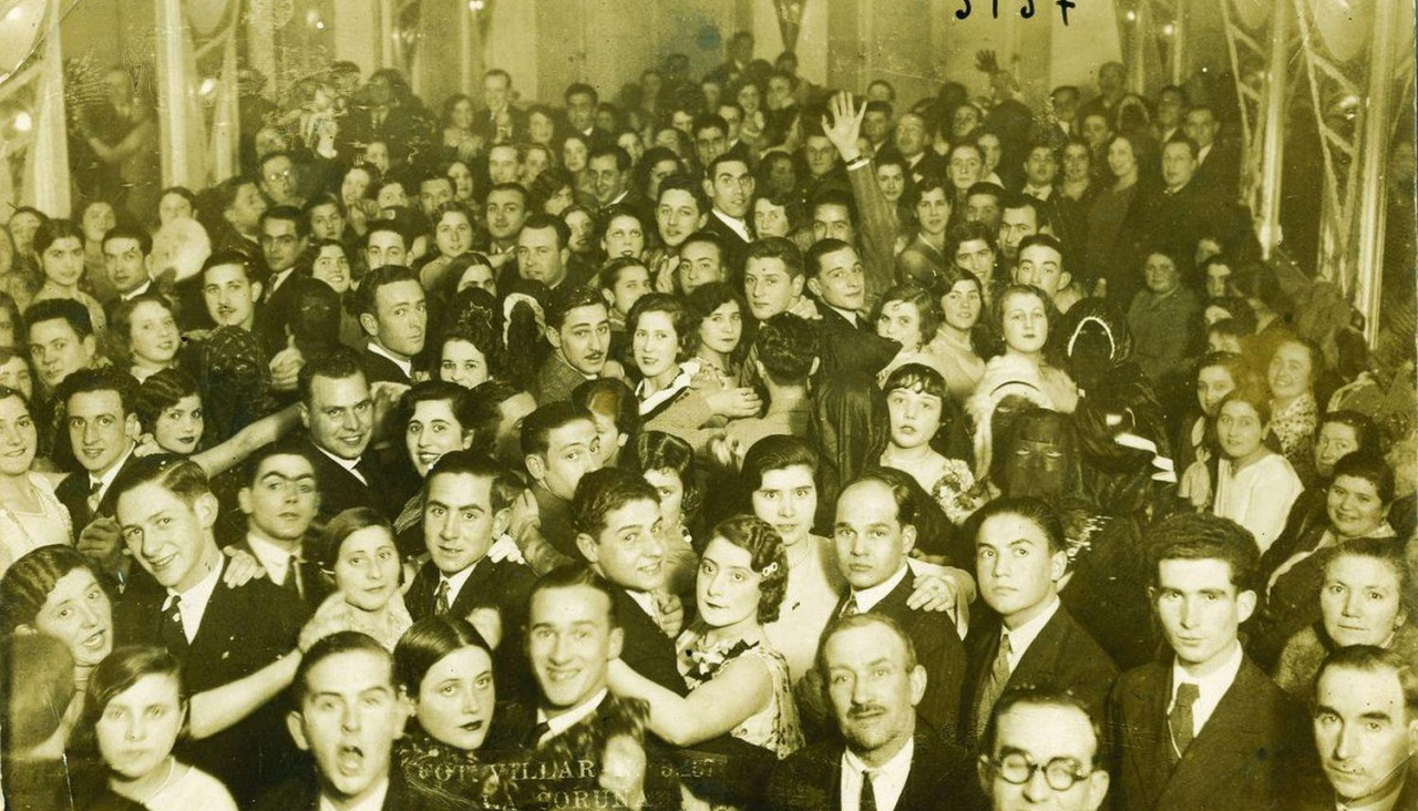 Baile en los salones del Liceo Recreativo de Betanzos en los au00f1os 30