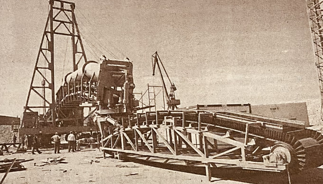 Sistema de descarga de cuarzo en el puerto de A Corunu0303a 1998