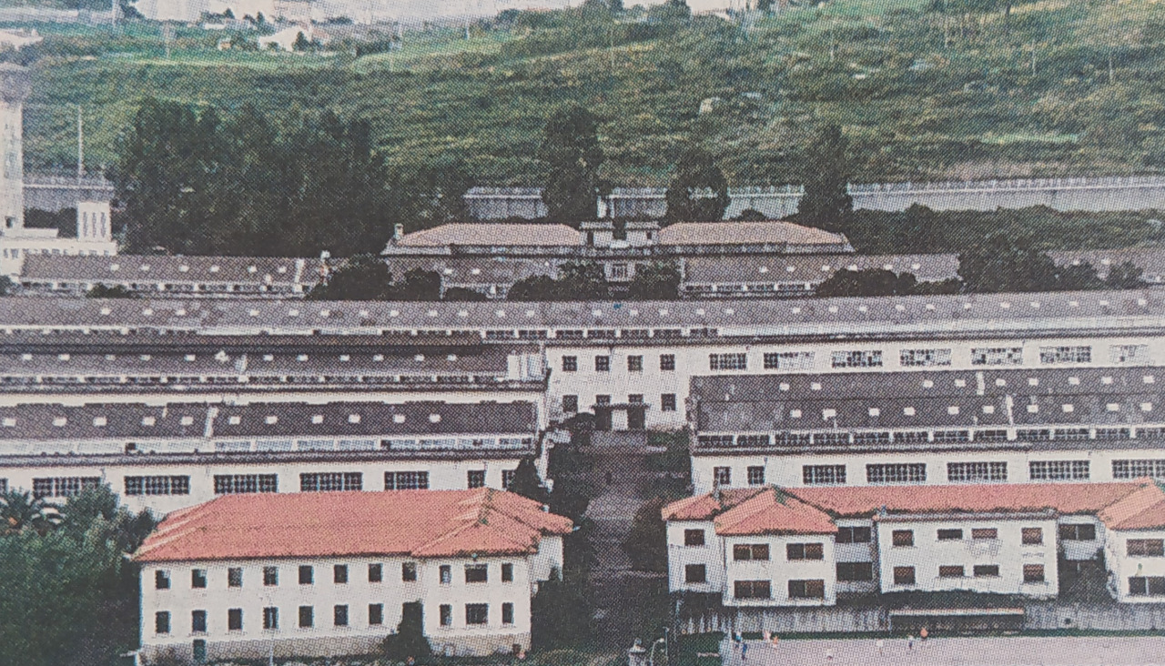 Fu00e1brica de armas 1998