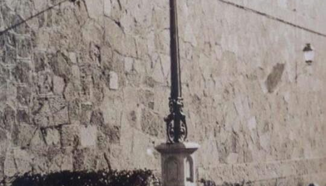 Cruz caidos calle san franciso