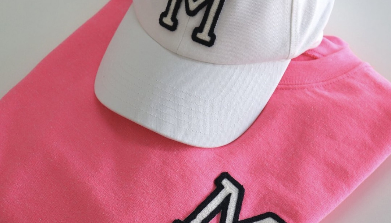 Prendas de ropa con inicial M de Anitials