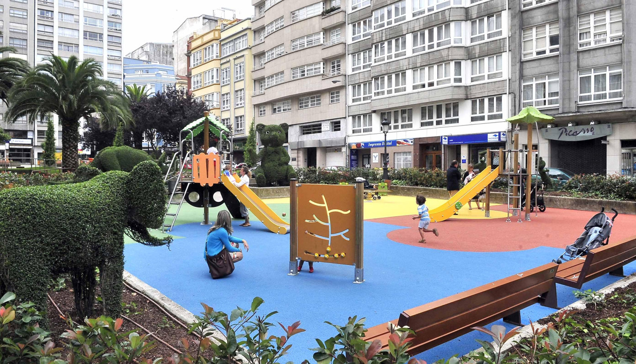 Reabre el parque infantil de Maestro Mateo, image size:1280x732