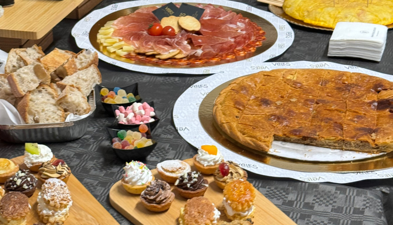 Una opciou0301n de catering de Vales Gourmet