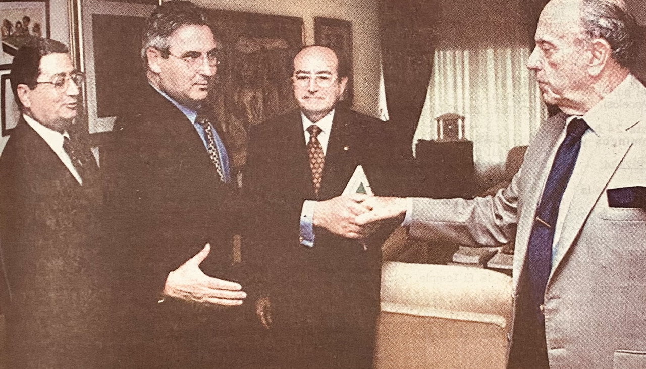 Eroski y Vegonsa firman un pacto 1998