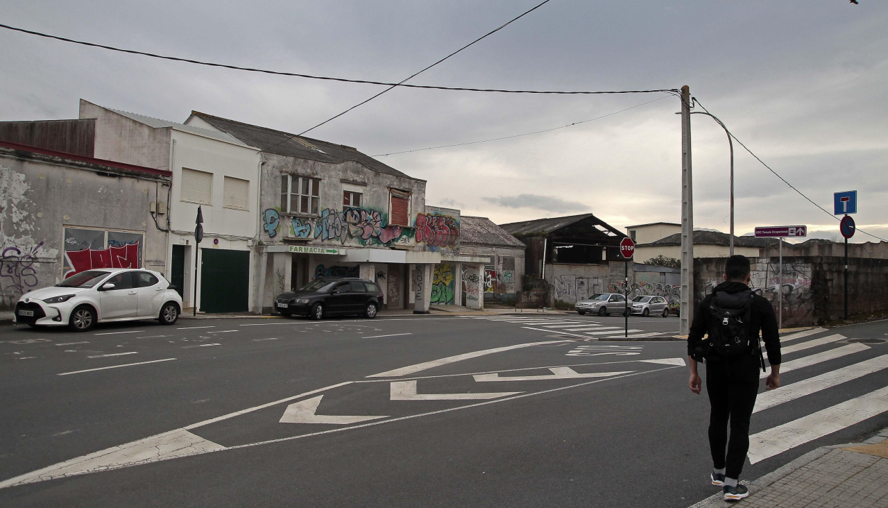 El edificio ruinoso de la antigua discoteca Pachu00e1 y los inmuebles colindantes quintana