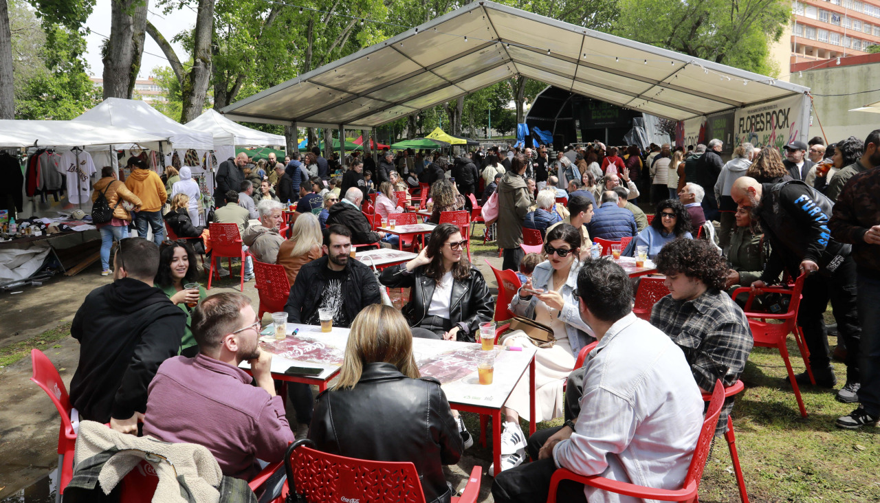 Flores 7 15140346 (1)