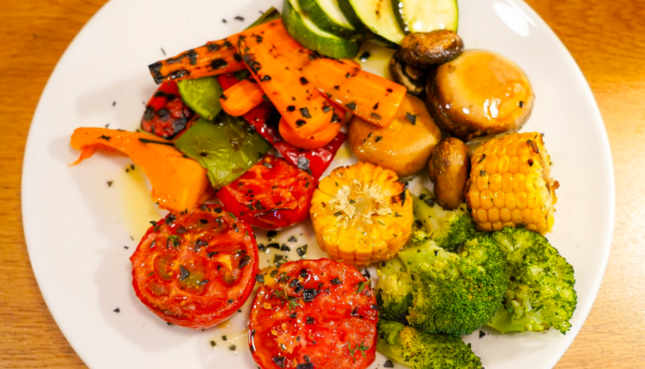 Verduras a la brasa, en acompnu0303amiento perfecto para las carnes o pescados 