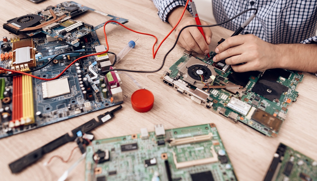 El ciclo de Sistemas Microinformau0301ticos y Redes del Liceo La Paz forma a profesionales en tecnologiu0301as clave para la transformaciou0301n digital