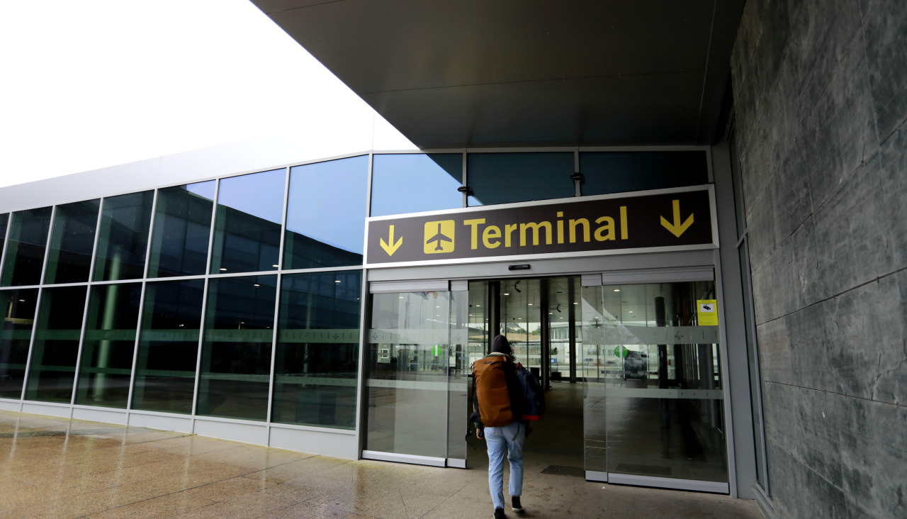 Acceso a la terminal de Alvedro