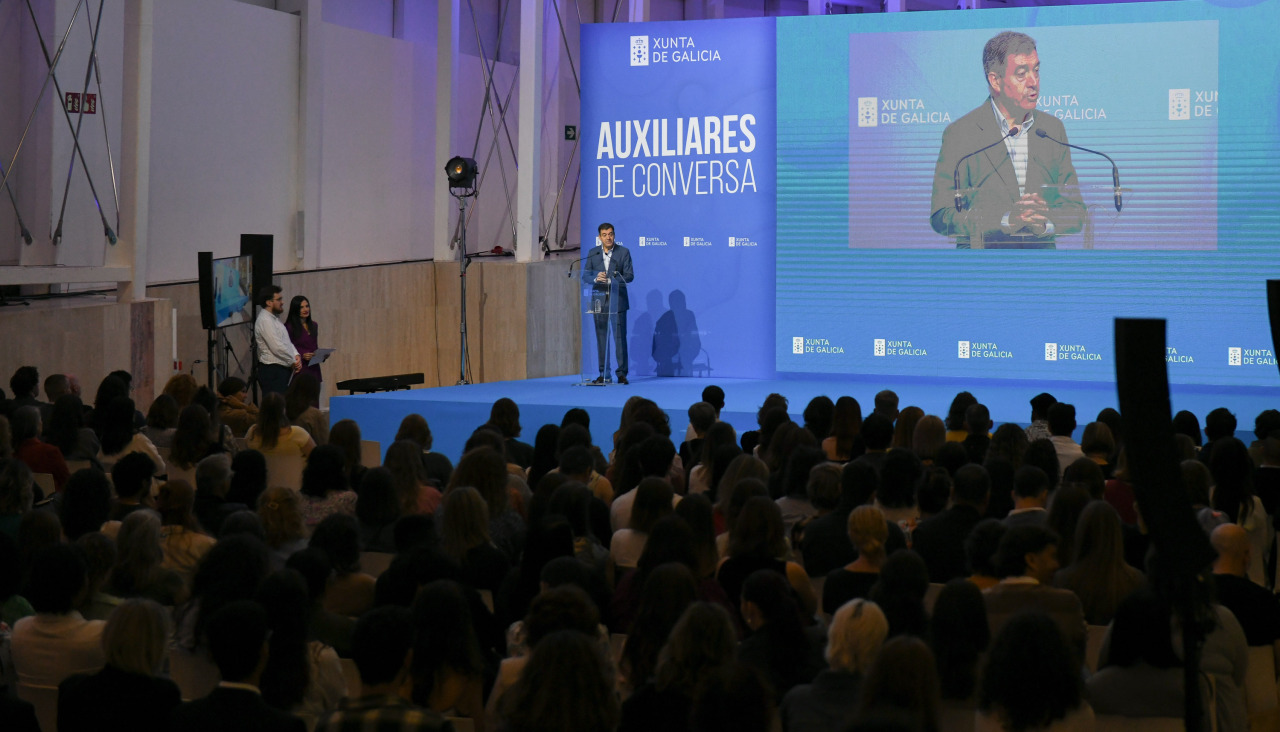 251001_Edcacion_ActoBnvidaAlumnos-03