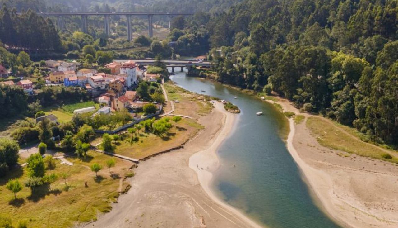 Catamarán eléctrico