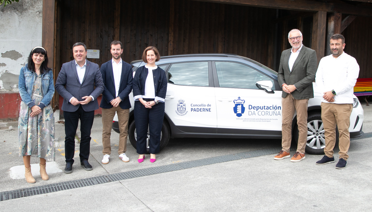 Vehículo para el SAF de Paderne donado por la Diputación de A Coruña