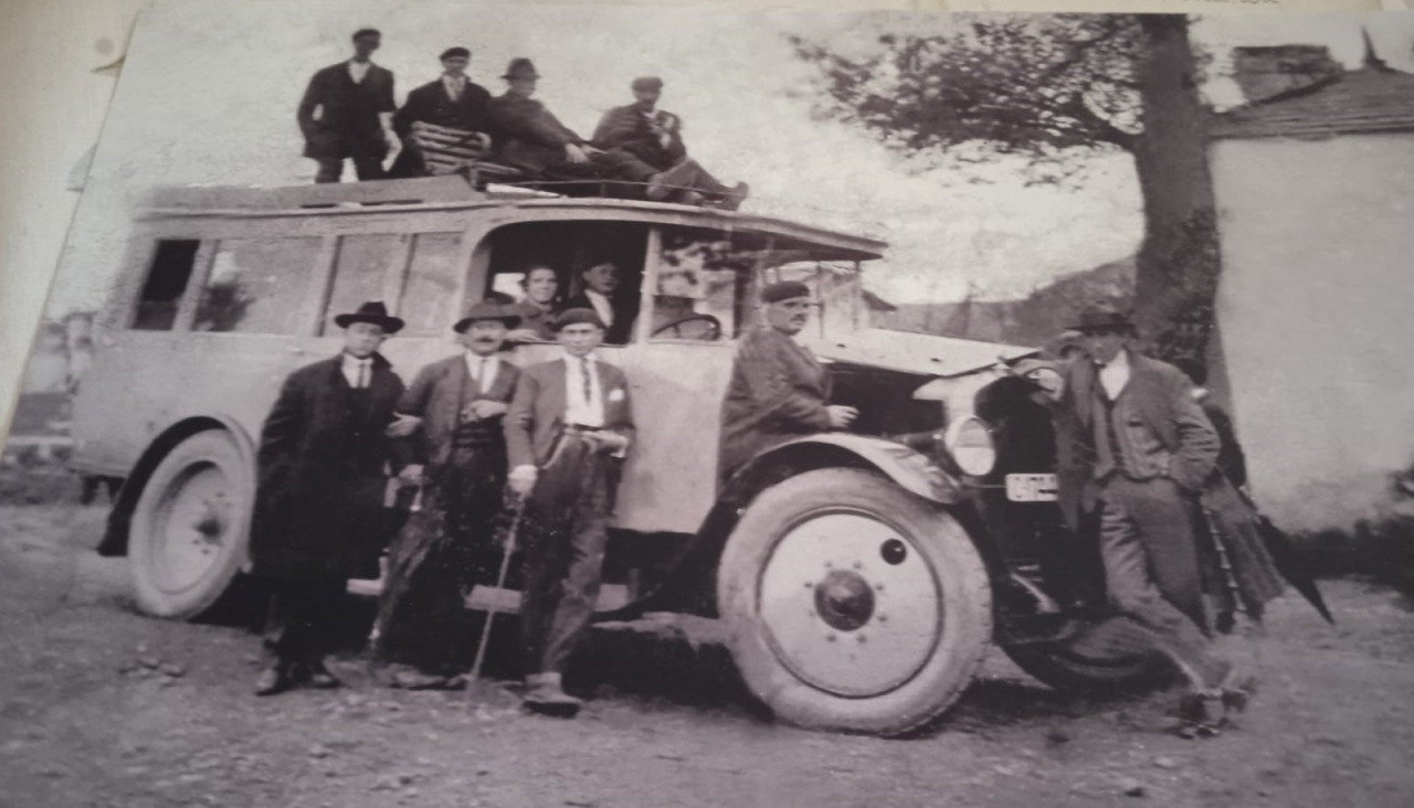 Coche de ‘O Patelo’, en una imagen de los primeros años del siglo pasado