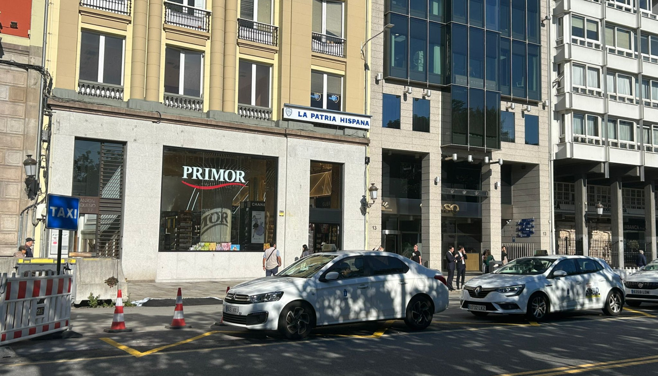 Nueva parada de taxis en Cantón Pequeño