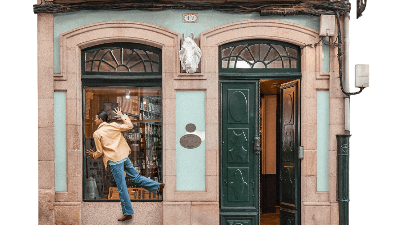 Edificio de la antigua Ferretería Raimundo Núñez, en la Rúa do Castro