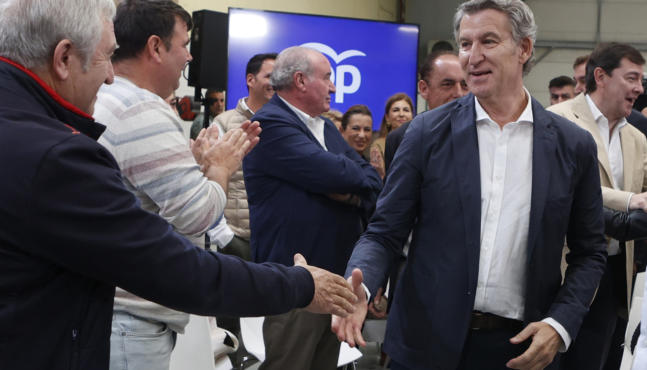 Feijóo llega a un acto con autónomos en Soria