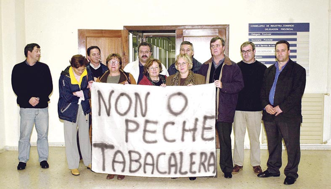 Trabajadores de la Fábrica de Tabacos, en Industria, hace 25 años