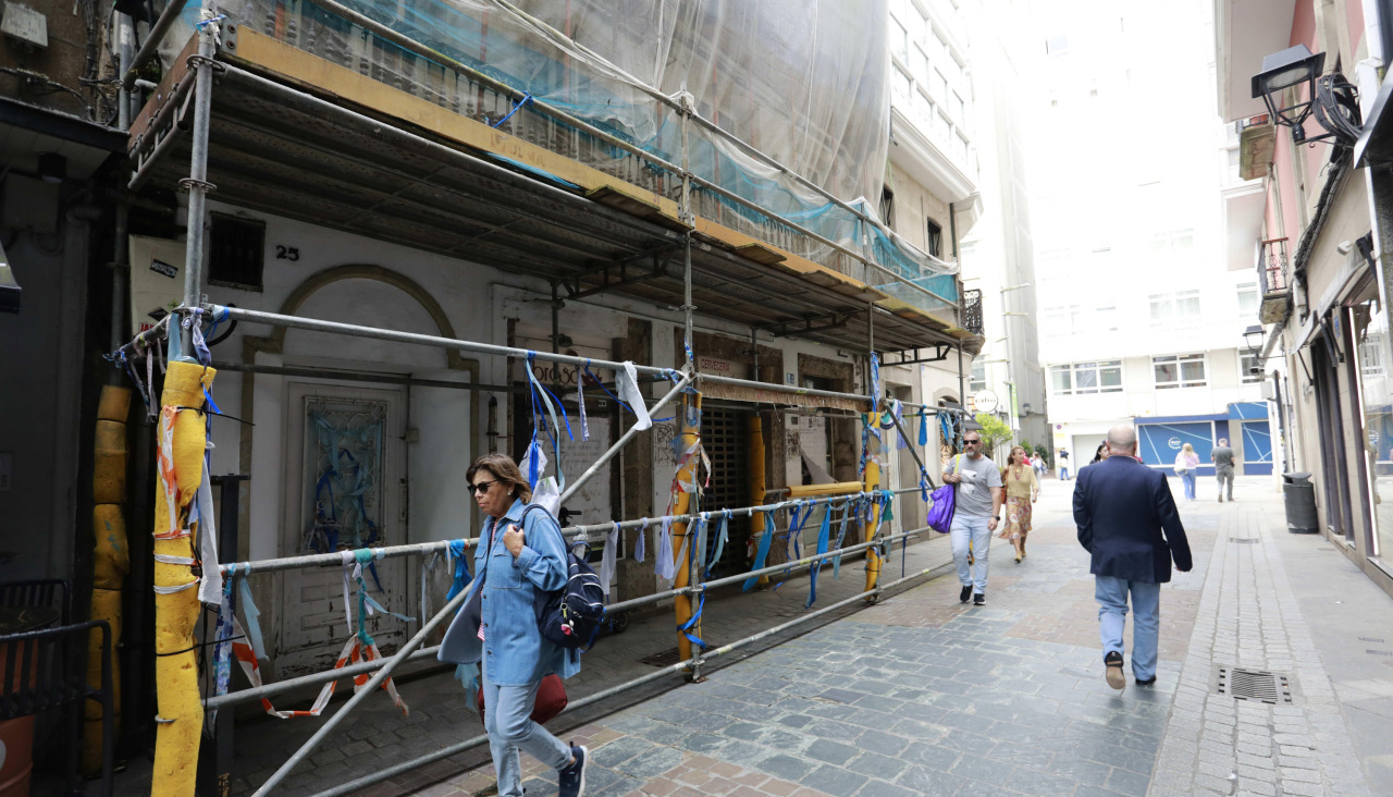 Local de la calle Olmos que alberga los murales de Urbano lugris