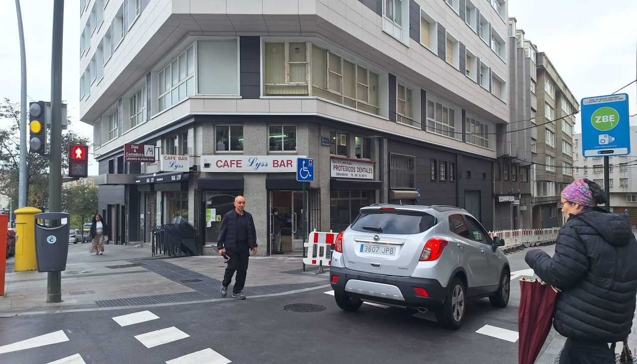 Reapertura al tráfico de la calle Manuel Deschamps