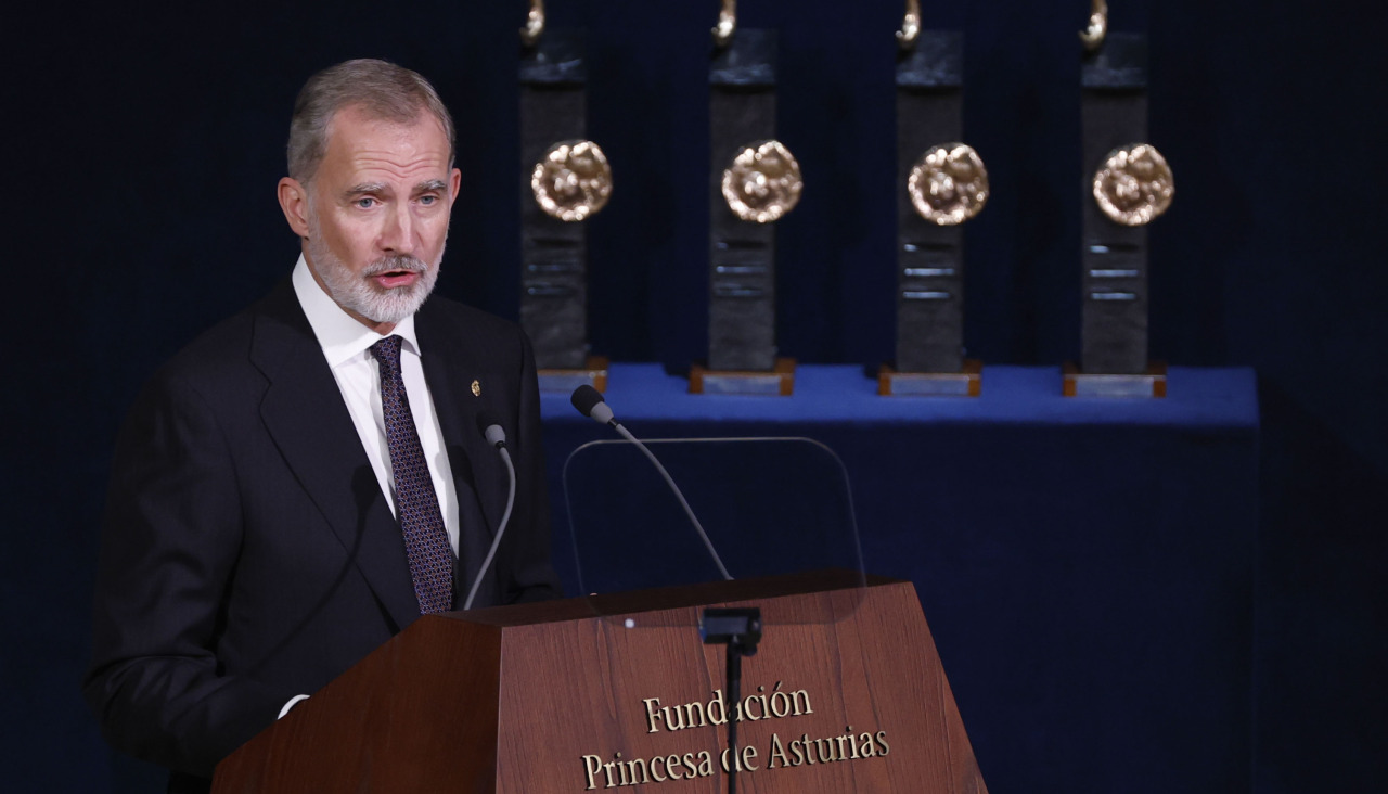 El rey Felipe VI interviene durante la ceremonia de entrega de los Premios Princesa de Asturias