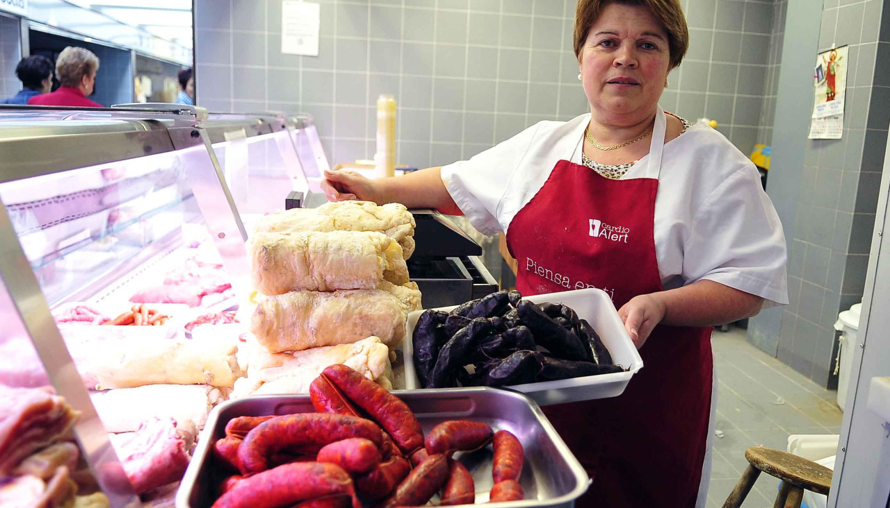 Una tendera de la plaza de Lugo, en una imagen del año 2009