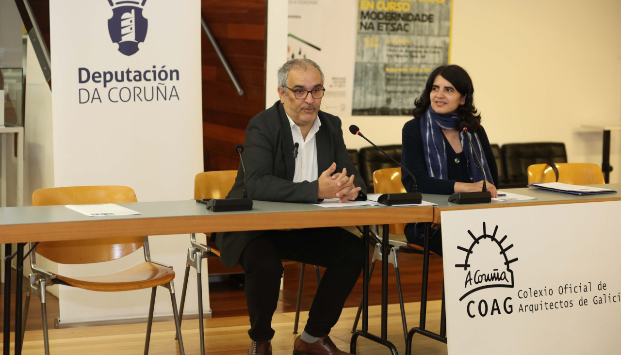 Xosé Penas y Ruth Varela presentaron ayer el programa de subvenciones