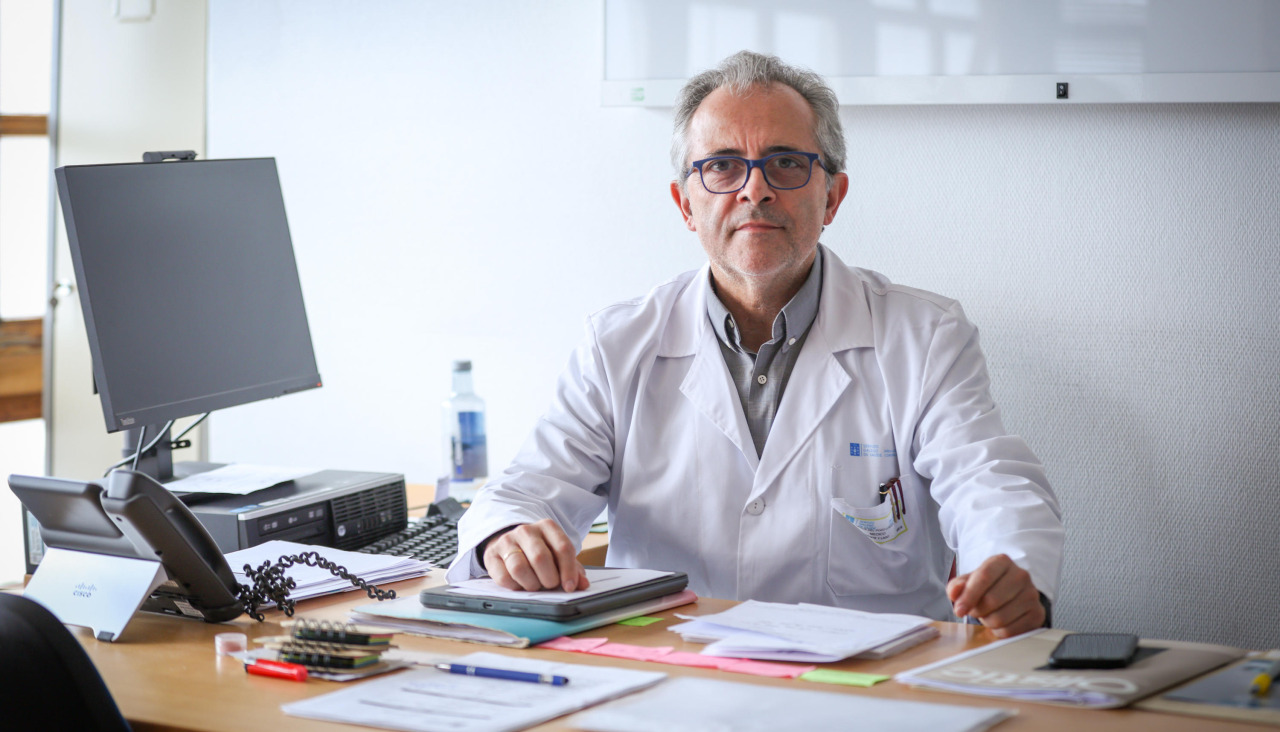 El dermatólogo Jesús del Pozo, en el Abente y Lago