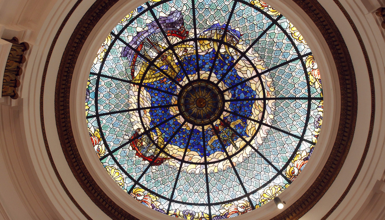 La cúpula, con una alegoría del descubrimiento de América