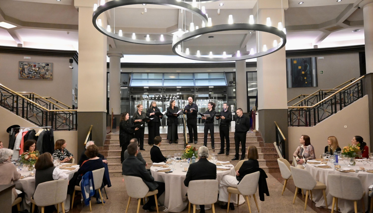 Velada con la presencia del coro de la OSG y del director de la orquesta