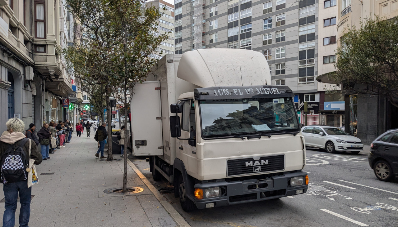 El camión que quedó atascado en el túnel de Juana de Vega