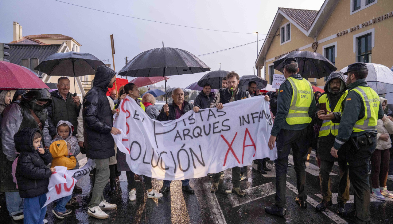 El Concello cerró los recintos por falta de seguridad y mantenimiento