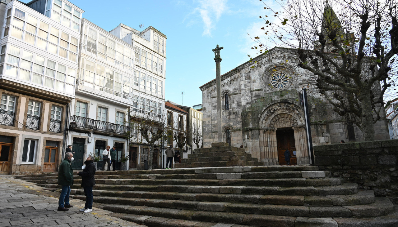 La Colegiata de Santa María del Campo, en el corazón de la Ciudad Vieja