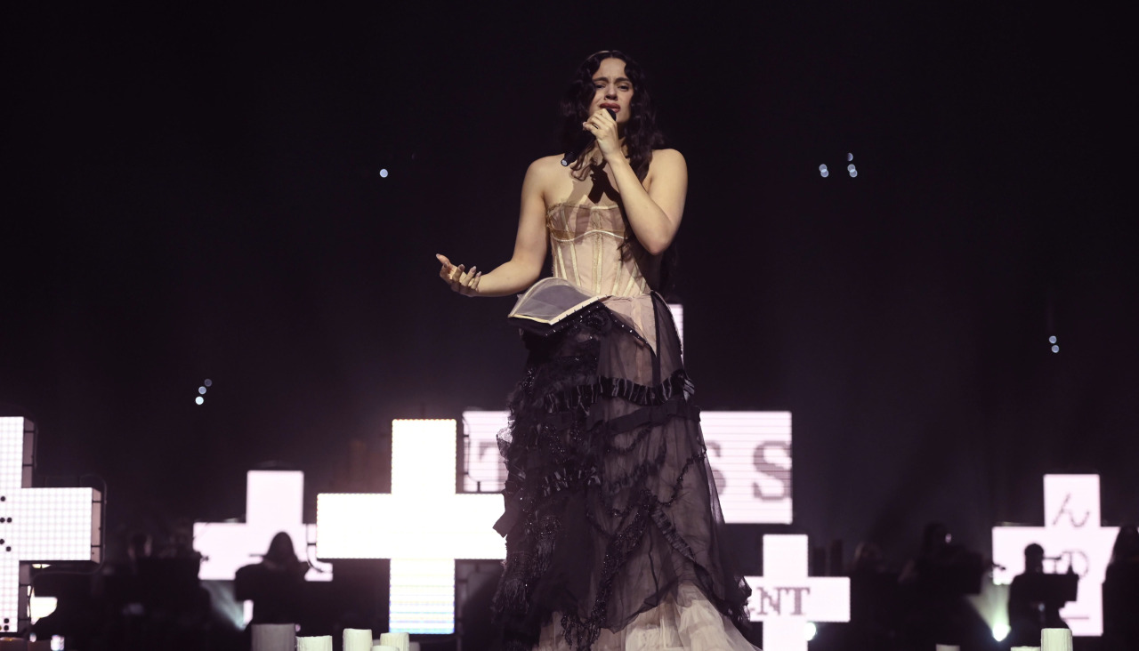 Rosalía, en un momento de su interpretación en Los 40 Music Awards el pasado 7 de noviembre