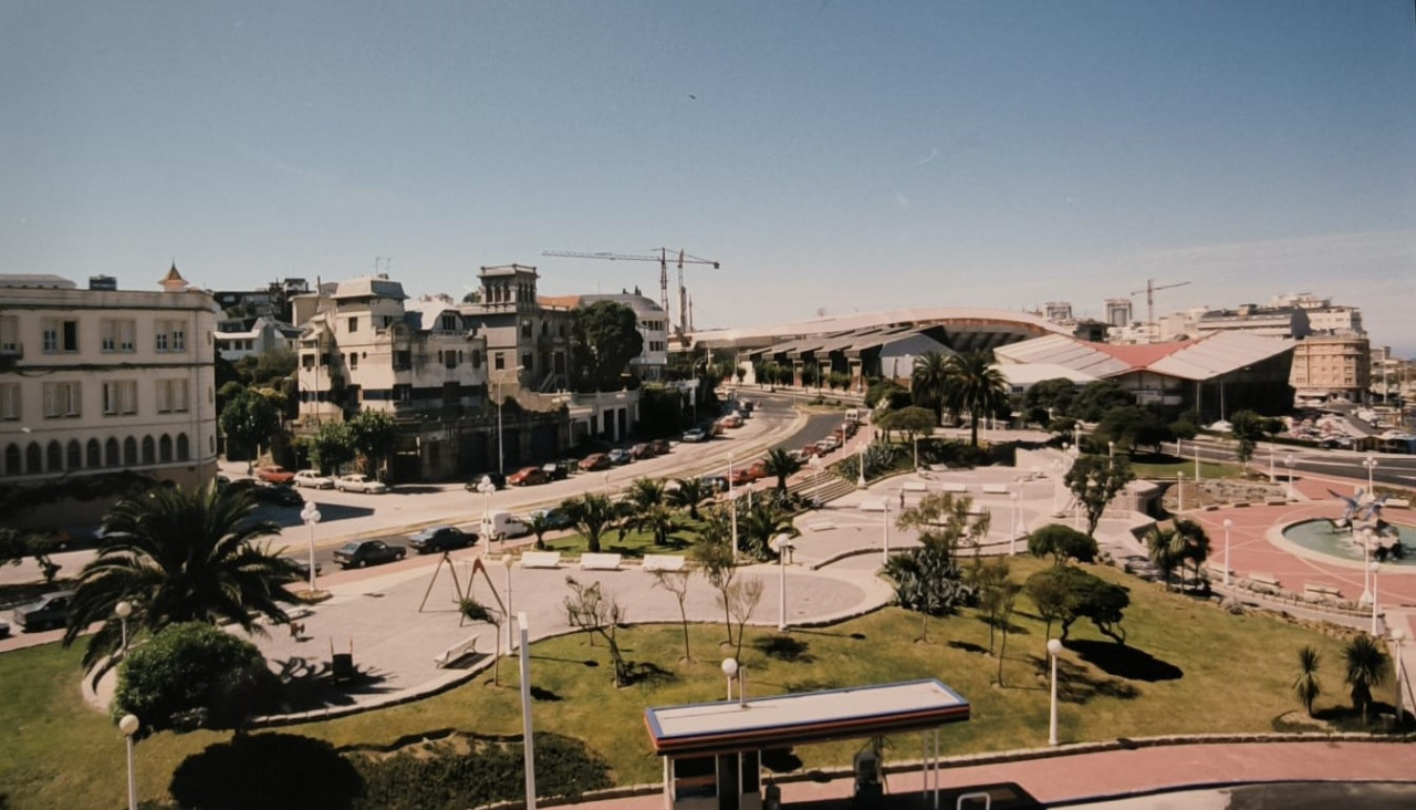 La plaza de Portugal a finales de los 90, tras su remodelación