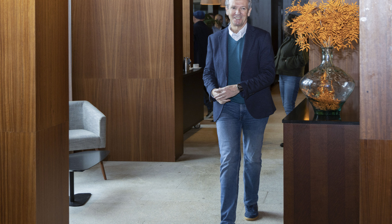 El presidente de la Xunta, Alfonso Rueda, clausura la reunión de trabajo del retiro del Gobierno Autonómico, en la Pousada da Armenteira, en Meis