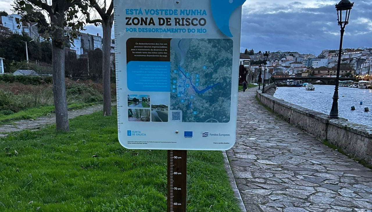 Paneles de la Xunta en Betanzos para informar sobre los riesgos de inundación por la crecida del Mandeo