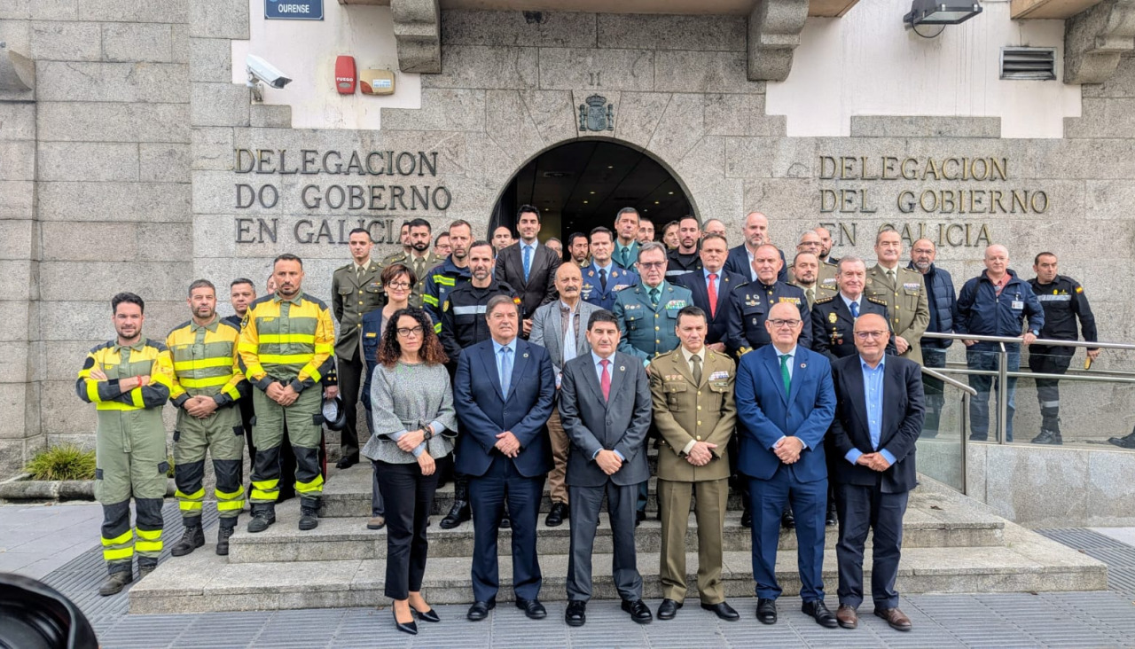 Homenaje brigadas incendios en la Delegación del Gobierno