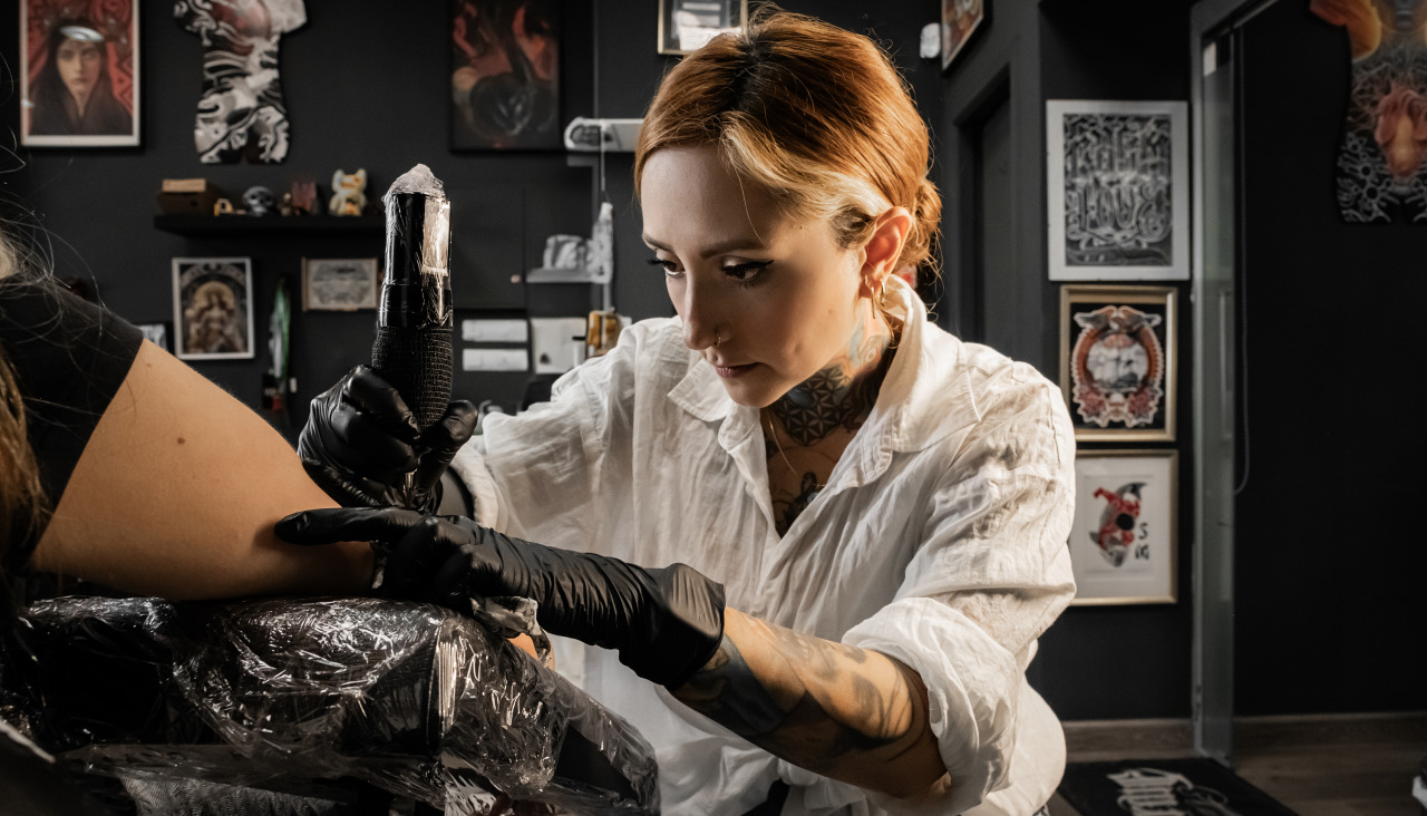 Una de las artistas de TATÚO