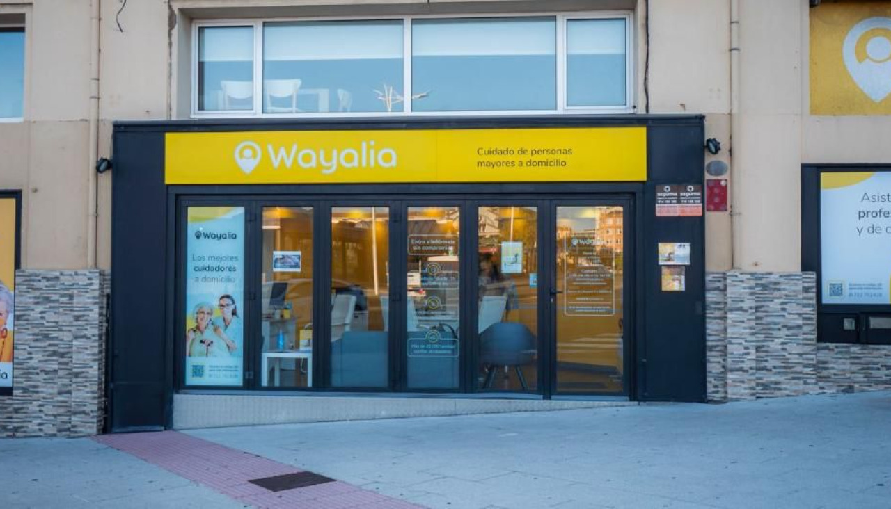 Fachada de la oficina de Wayalia en A Coruña, uno de los centros de referencia en el cuidado profesional a domicilio