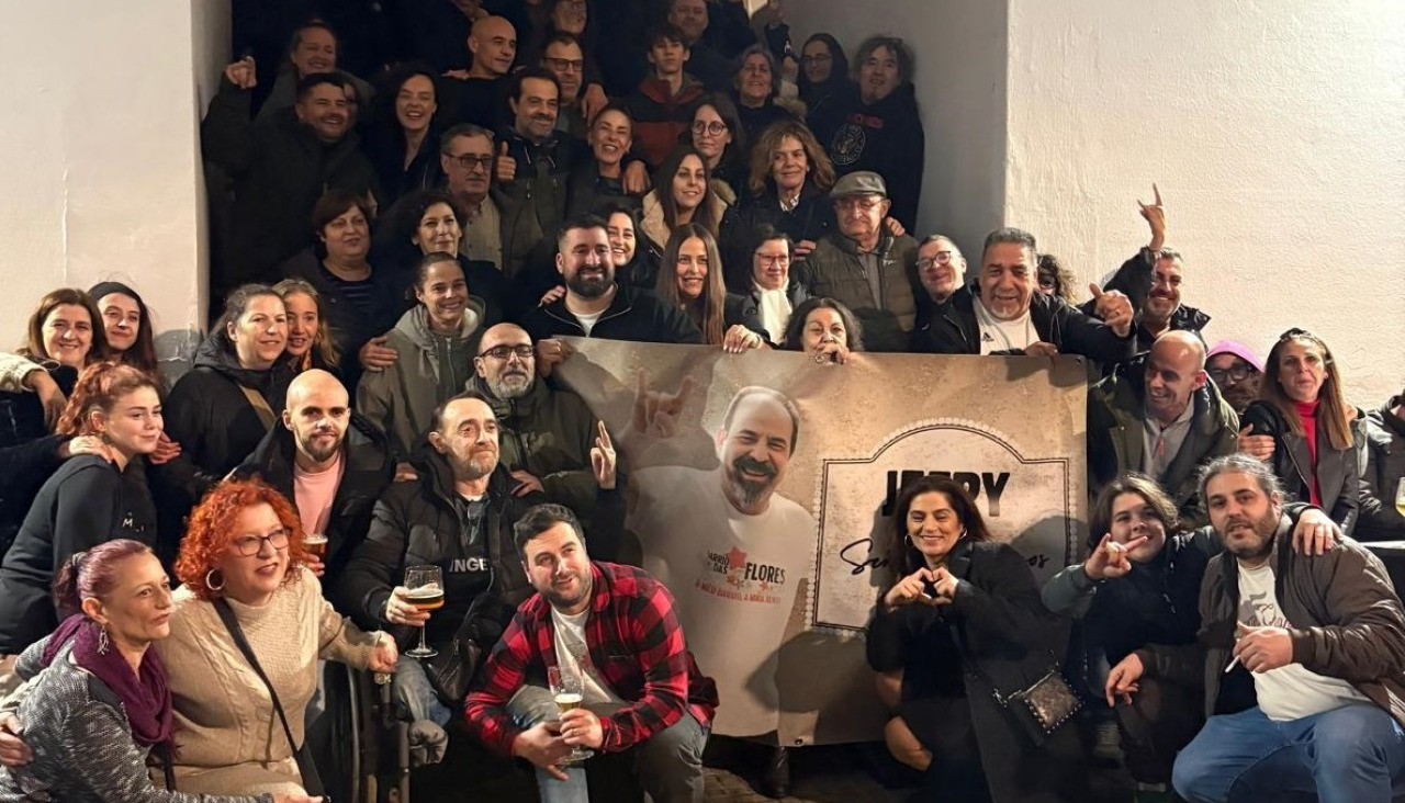 Foto de familia en el homenaje a Jefry