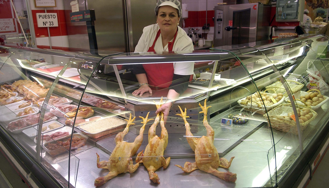 Un puesto de carne del mercado de Elviña, en 2011