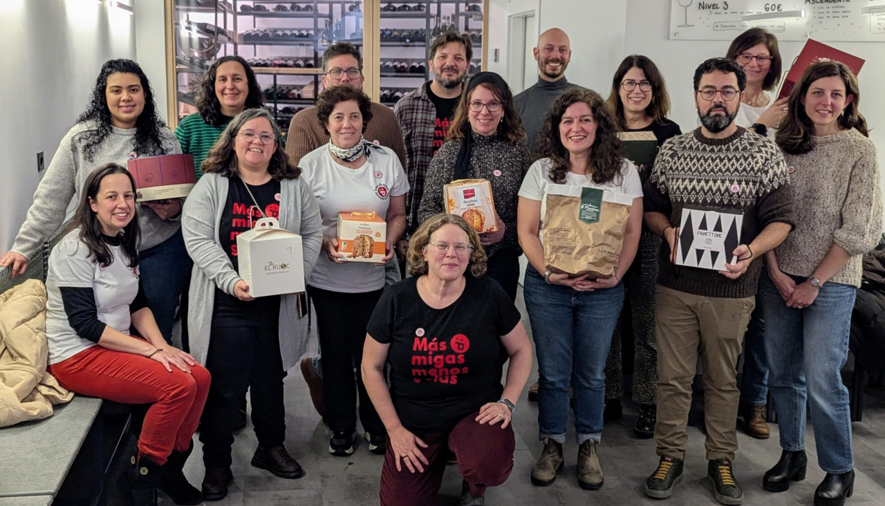 Participantes y jurado de la cata de panettone de A Coruña