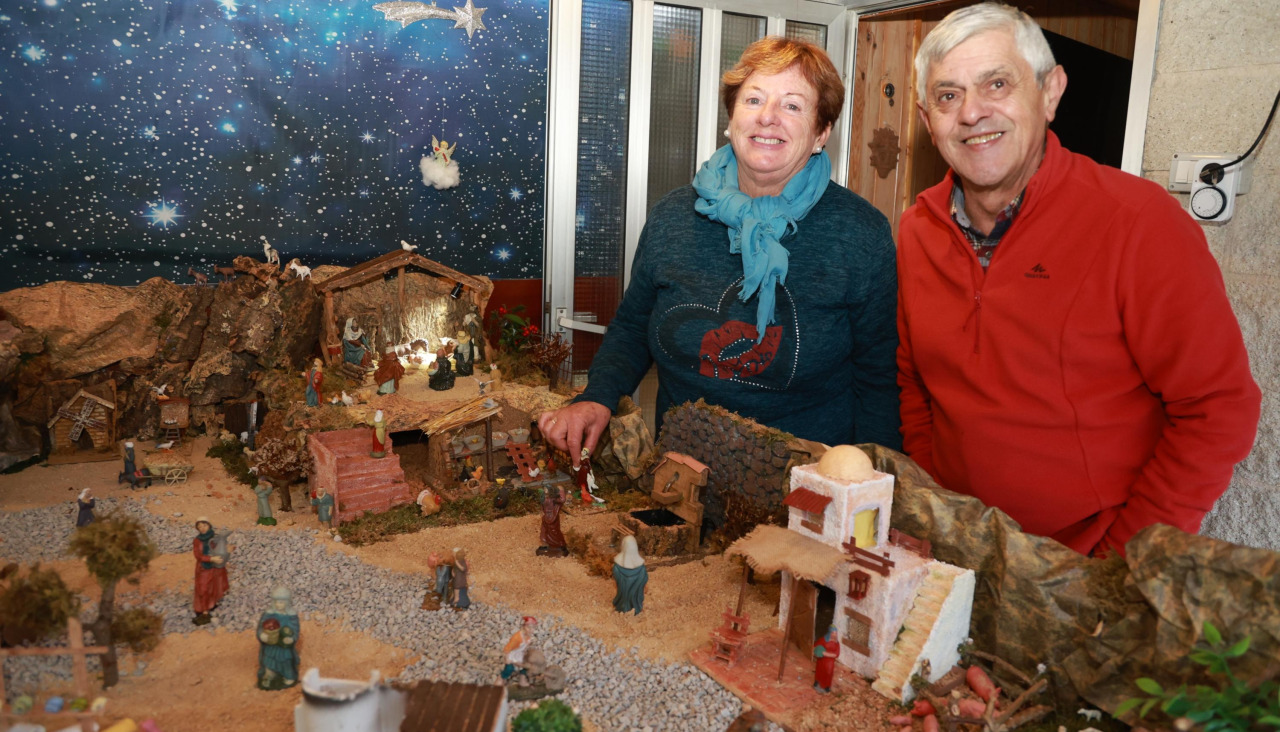 Miluca Rodríguez y Alejandro Lois montan cada año en su casa una representación de más de doce metros cuadrados